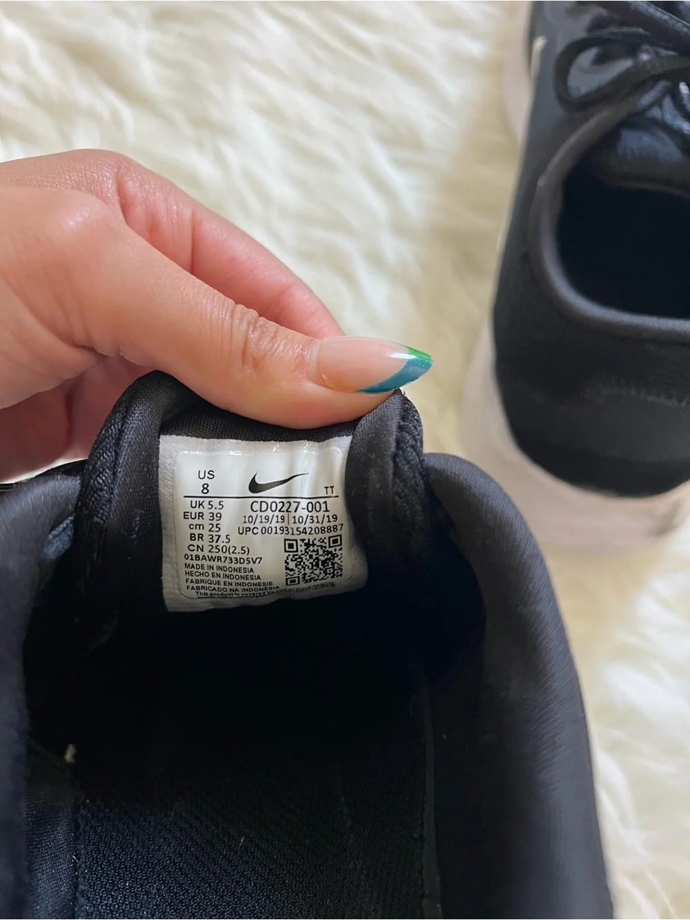 Nike Black & White Womens Shoes Size 8